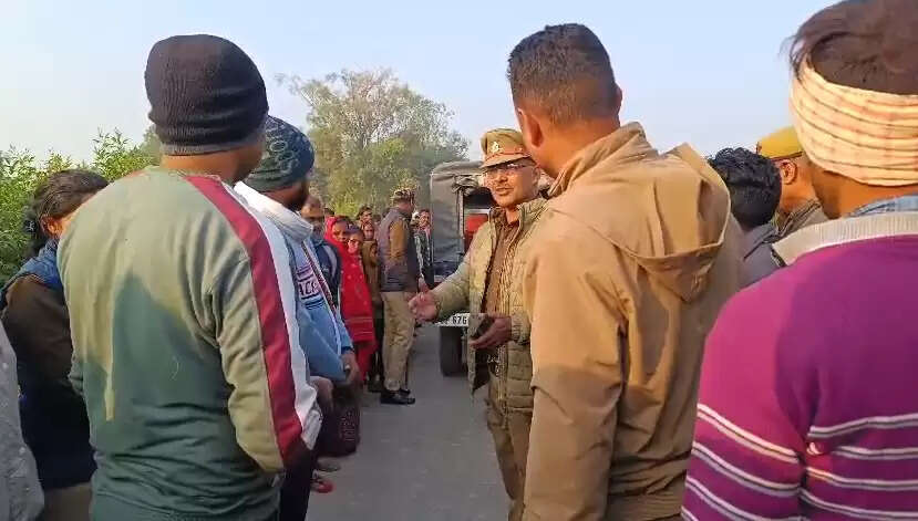 Sakaldiha trader Om Prakash Maurya murder case  Chandauli morning walk murder investigation  Sakaldiha Amra road homicide news  Nonar village Om Prakash Maurya killing  Police investigation in Sakaldiha murder