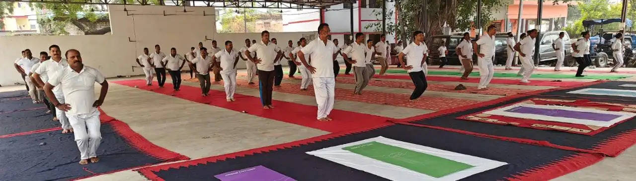  police yoga 