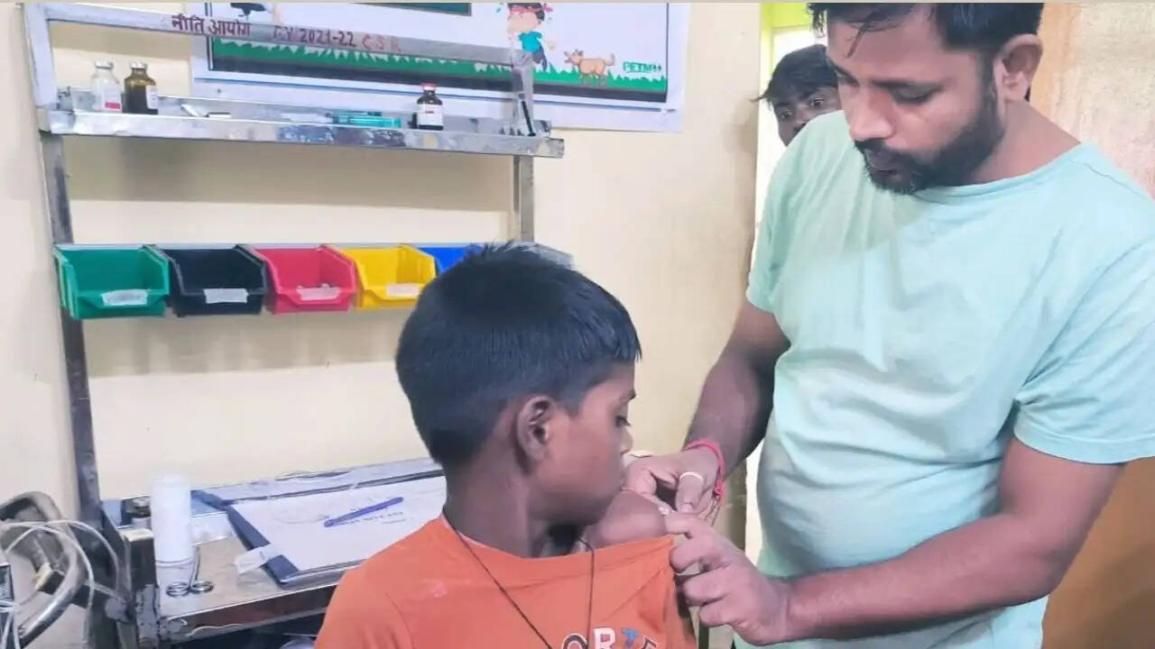 naugarh-stray-dog-attack-school-student-rescued-by-locals
