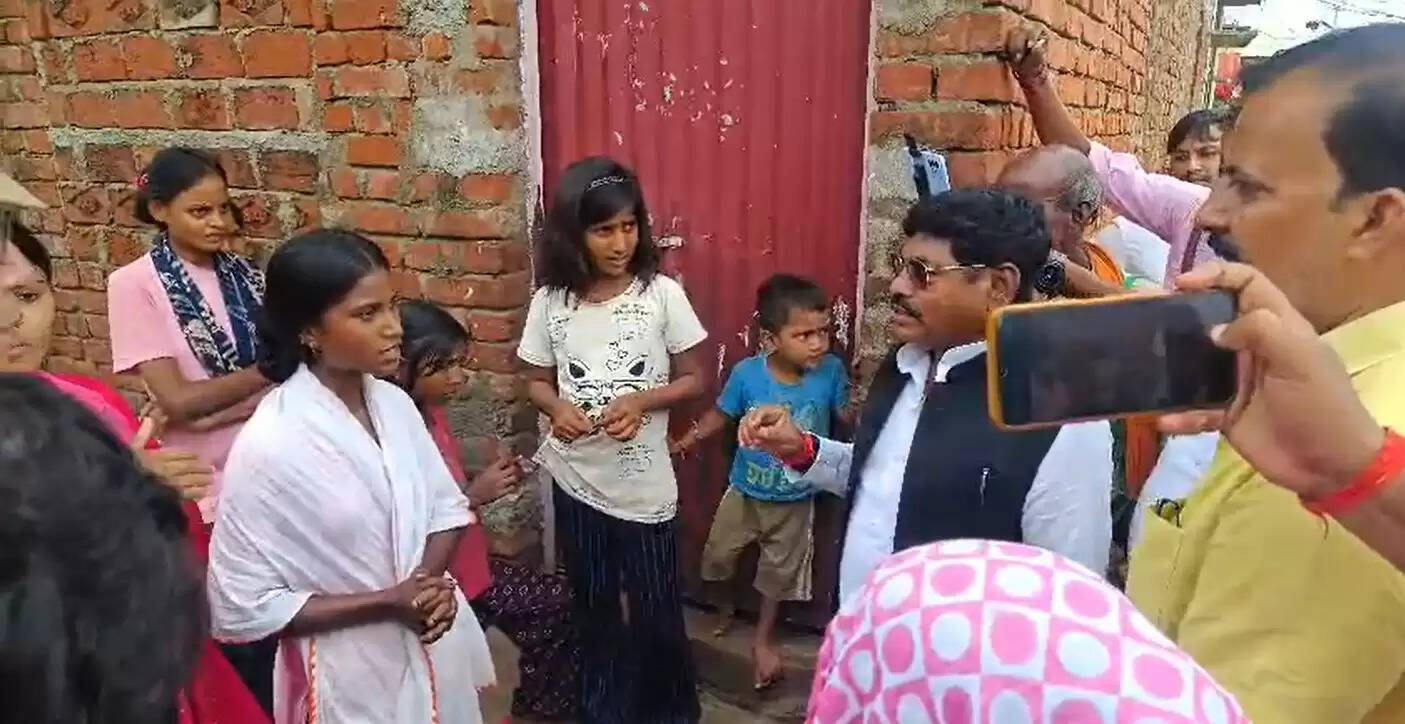 Minister sanjiv gond 