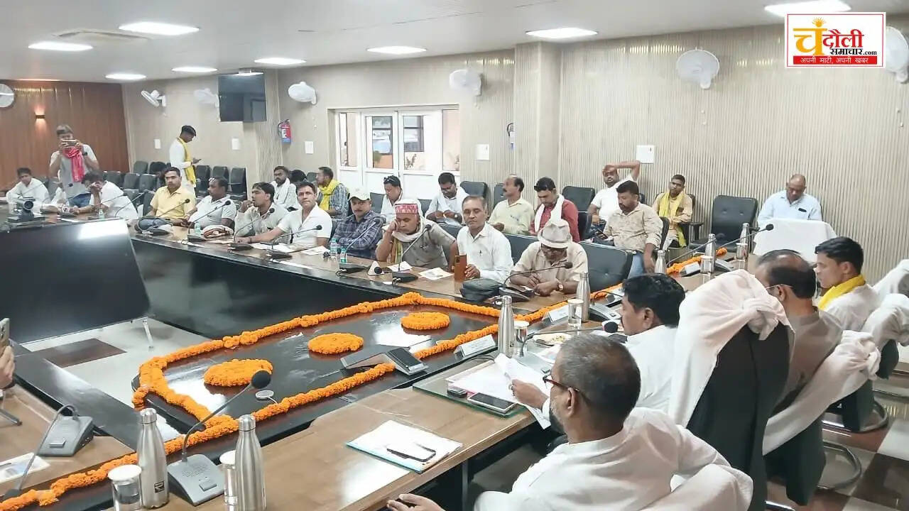 chandauli-minister-sanjeev-gond-press-conference-development-report 