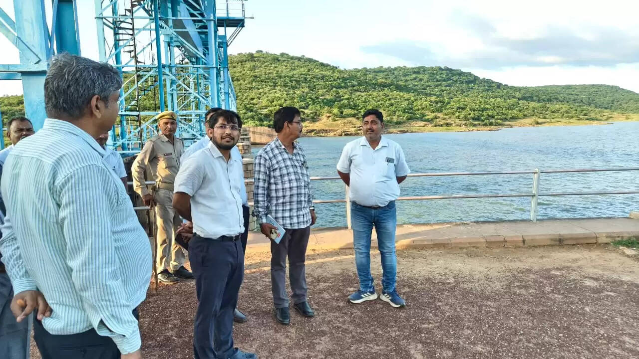 DM Chandauli inspected