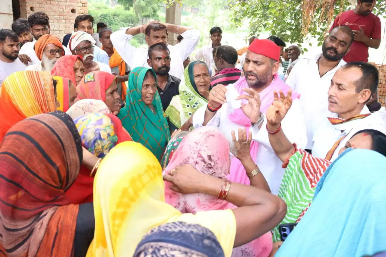 Mnaoj Singh w 
