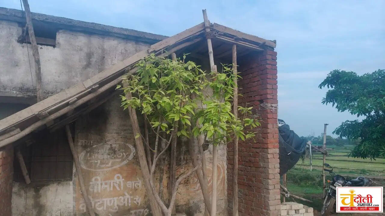 mahuji-panchayat-bhawan-stairs-construction-issue