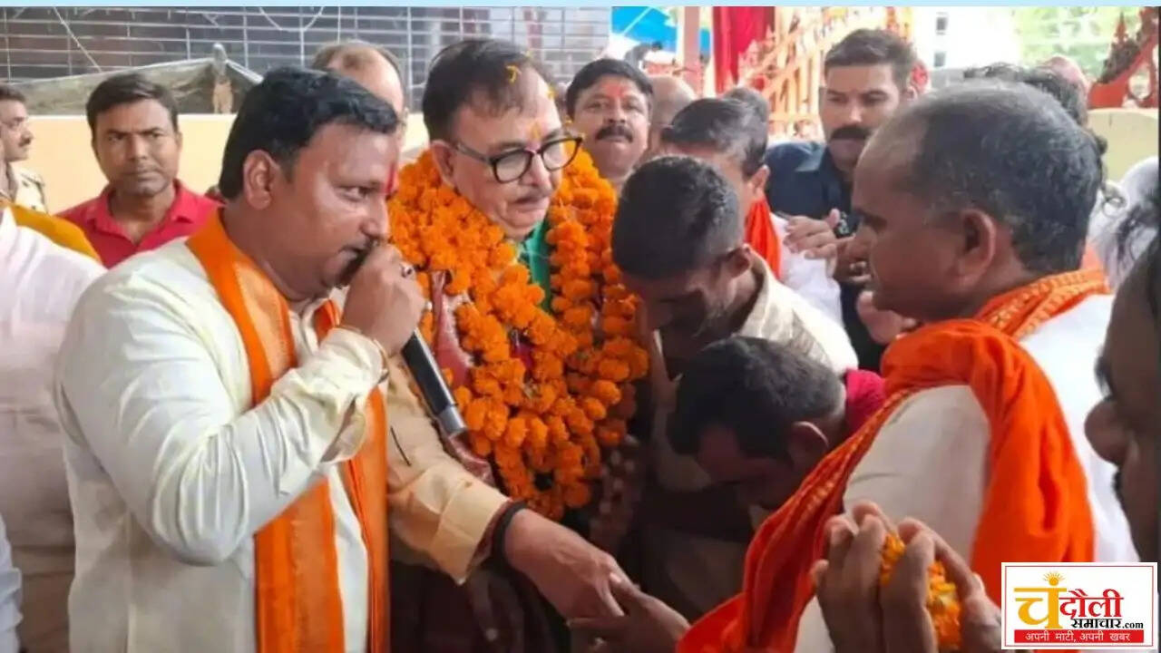 mahendra-nath-pandey-visited-kali-temple-mugalsarai