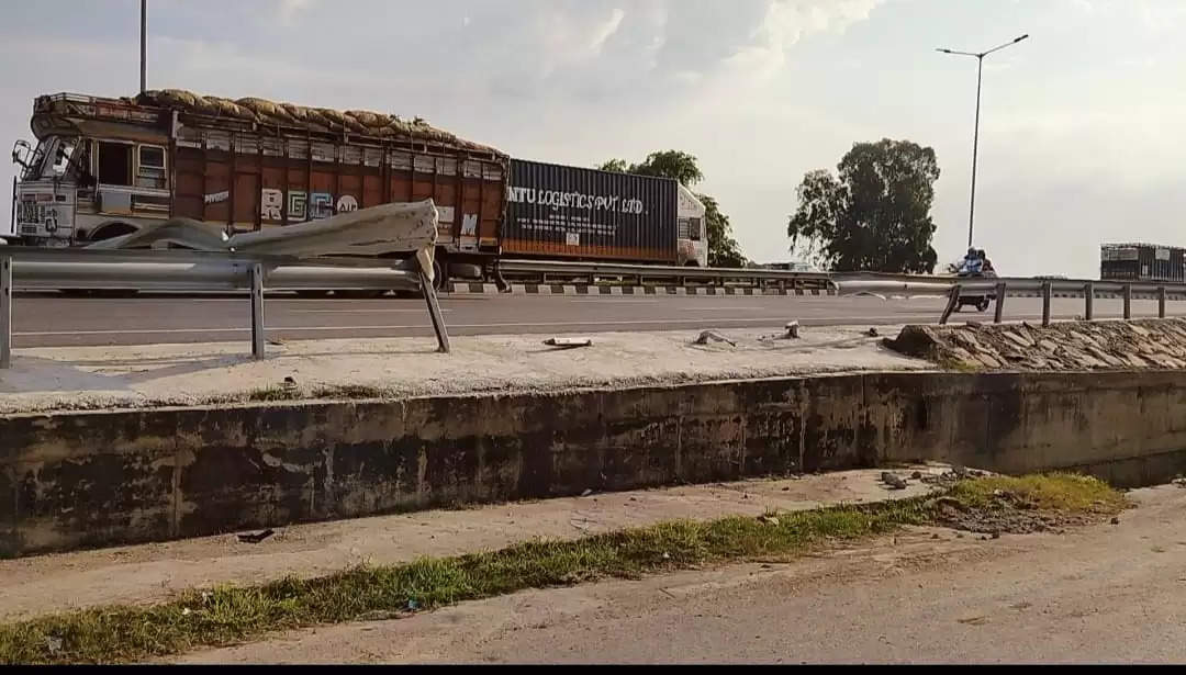  Truck fell down from over bridge