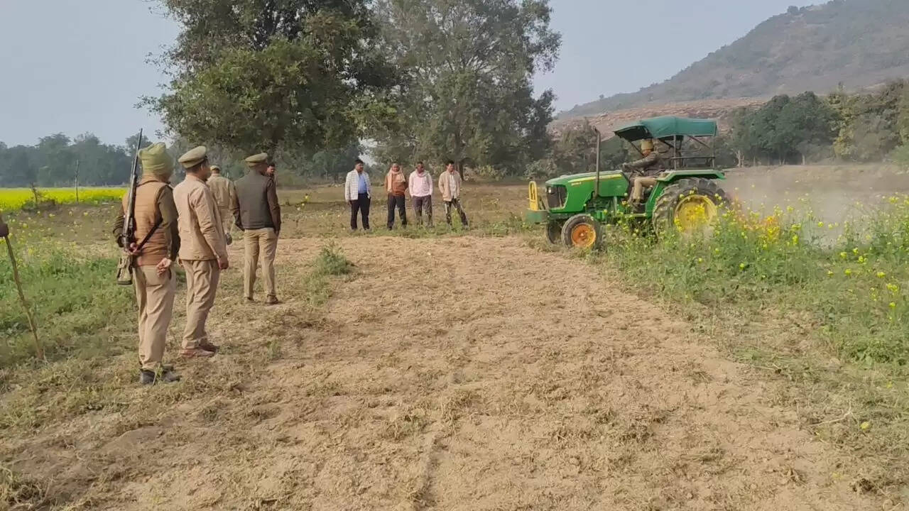 Forest department encroachment drive Chandauli  Chakia forest range action news  Illegal farming on forest land  Divisional Forest Officer Chakia Chandauli