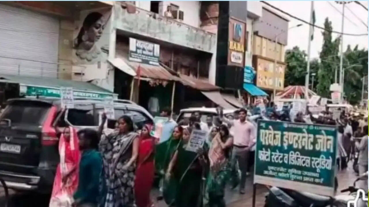 chakiya-inter-college-student-assault-protest