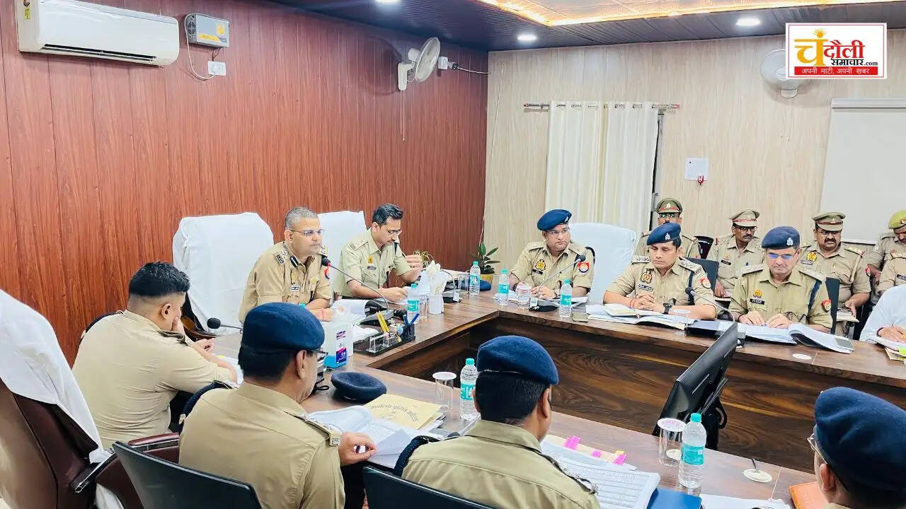 chandauli-police-meeting-dig-vaibhav-krishna-crime-review-news