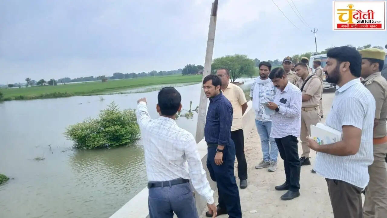 dm-chandra-mohan-garg-alinagar-flood-inspection