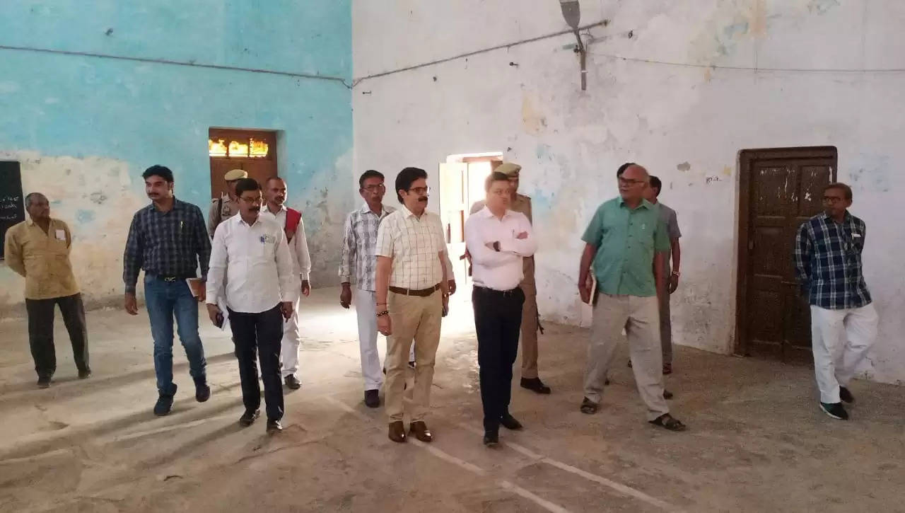 dm chandauli inspection 