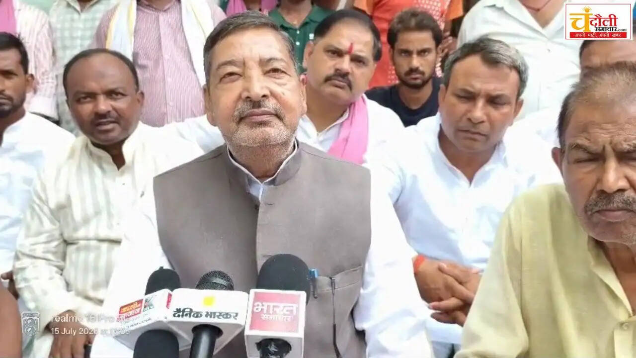 chandauli-mp-virendra-singh-met-balwant-yadav-family