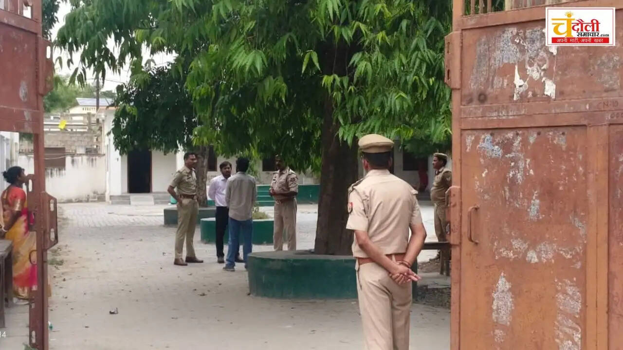 chandauli-police-exam-day-2-dm-sp-inspection-update