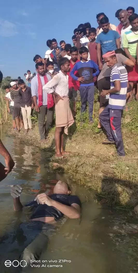 Unknown Dead body in pond Saresar 