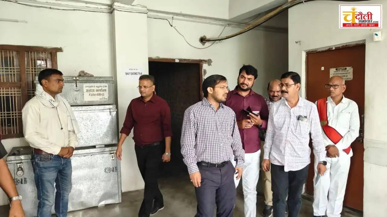 dm-chandra-mohan-garg-inspection-electricity-office