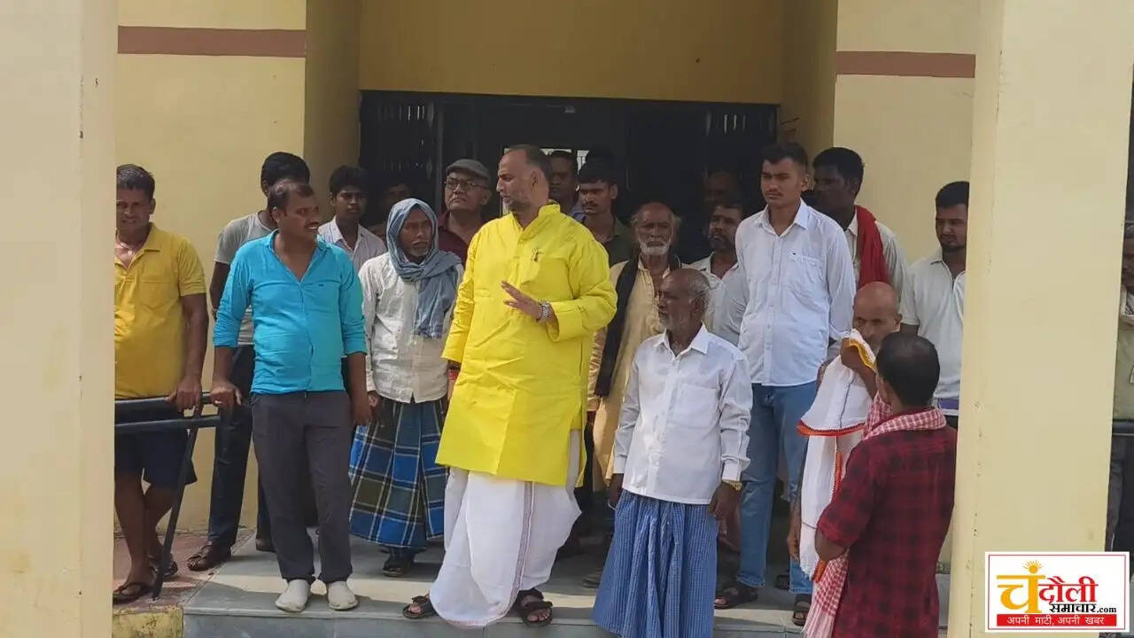 chiraigaon-phc-inspection-manoj-singh-w-cmo-alert