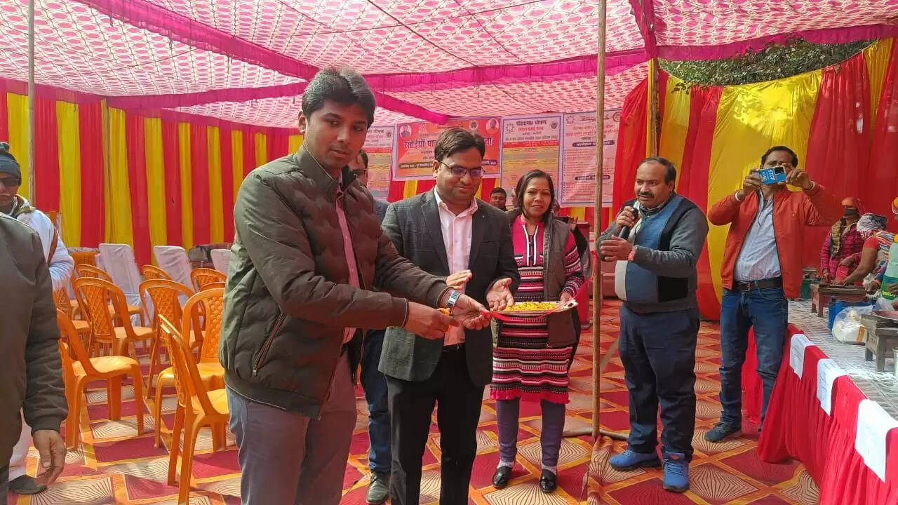 Chandauli Rasoiya Pak Kala Pratiyogita, MDM cook competition Chandauli 2026, CDO R Jagat Sai inauguration news