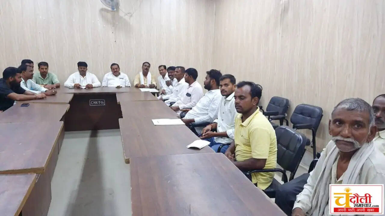 chakiya-mnrega-id-labour-demand-issue-pradhan-protest