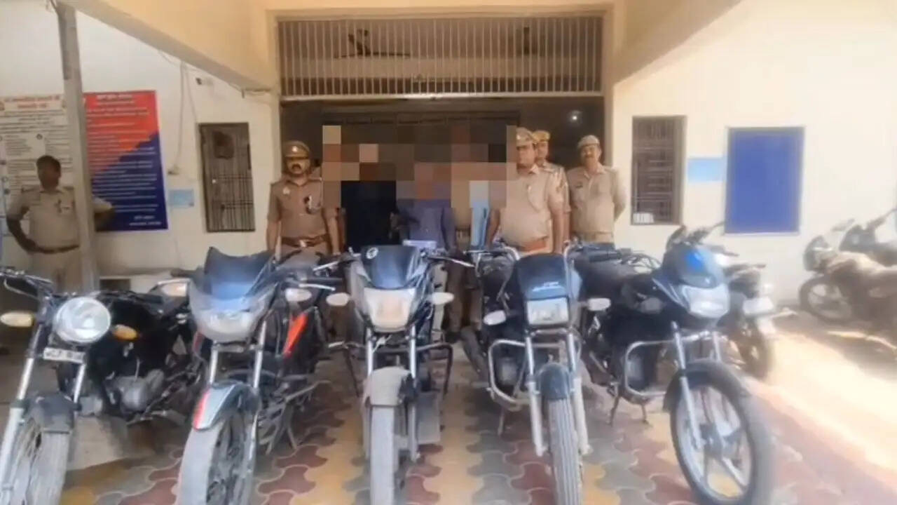 mughalsarai-police-arrested-3-auto-lifters-with-5-stolen-bikes