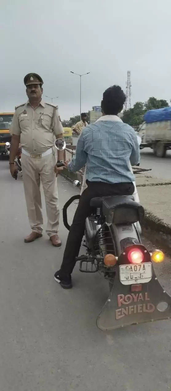 chandauli police vehicles checking 