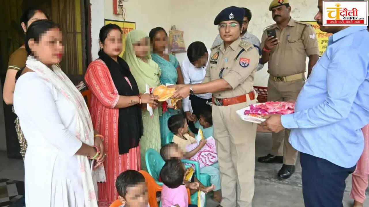 chandauli-police-mission-shakti-cycle-distribution-and-awareness