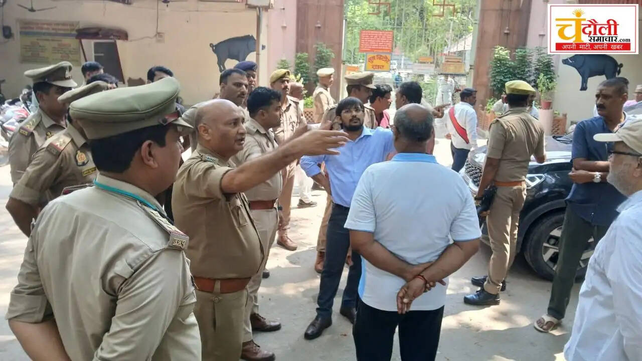 chandauli-news-gurupurnima-padav-ashram-dm-inspection