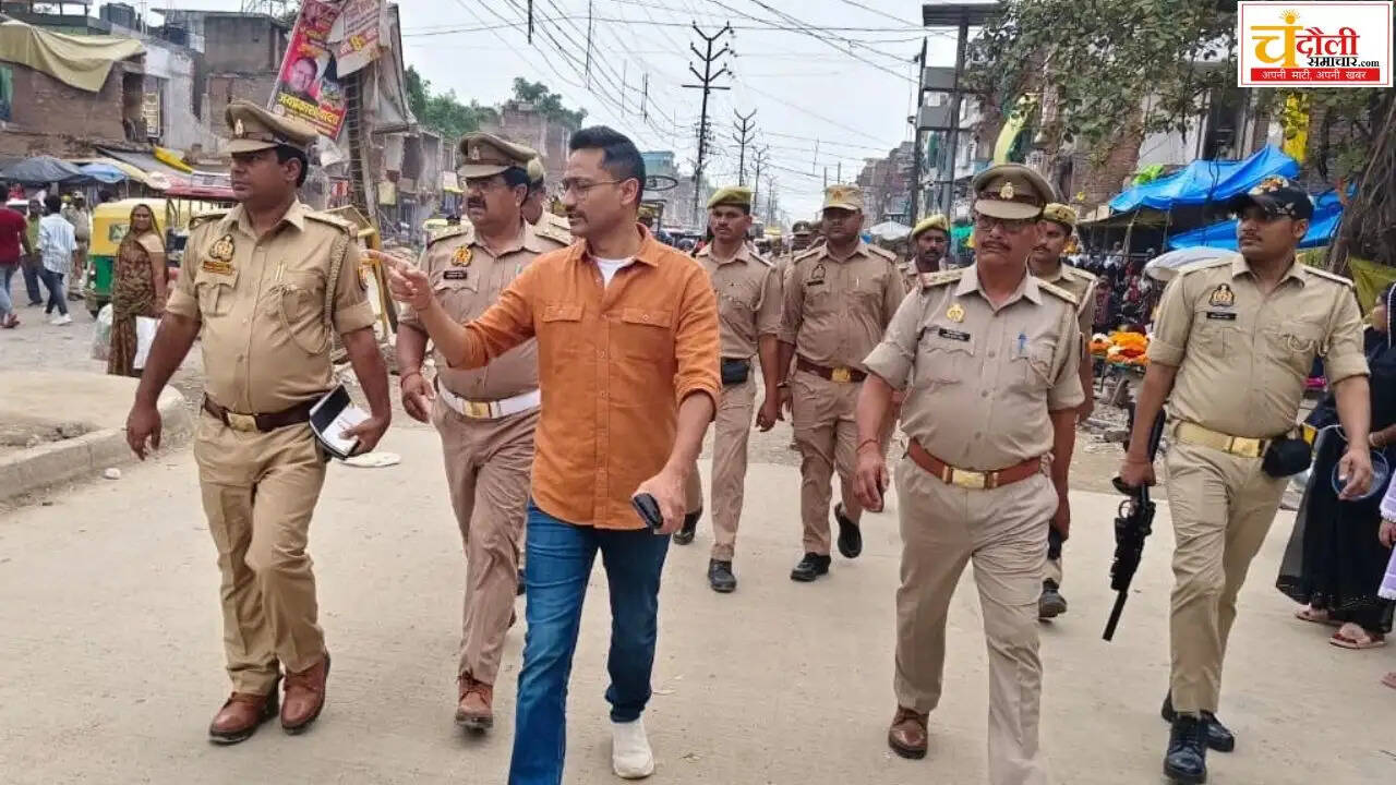 chandauli-sp-akash-patel-mughalsarai-patrol-traffic-2026