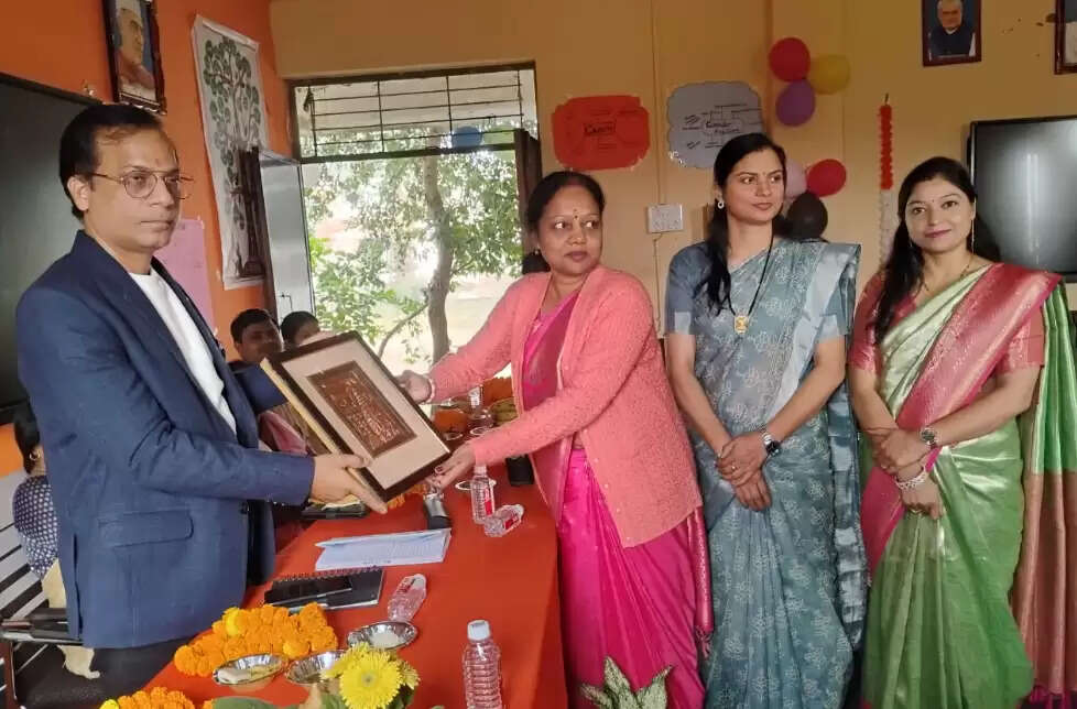 program to promote the Pankh portal ADO Panchayat Bajrangi Pandey  Learn about UP Pankh portal