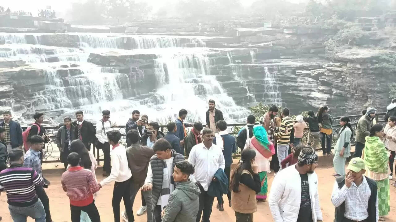  Rajdari Devdari waterfall New Year 2026  Latifshah picnic spot Chandauli tourism  Baba Banwari Das Samadhi Chandauli  Baba Latifshah Mazar New Year rush  Chandauli forest area police security