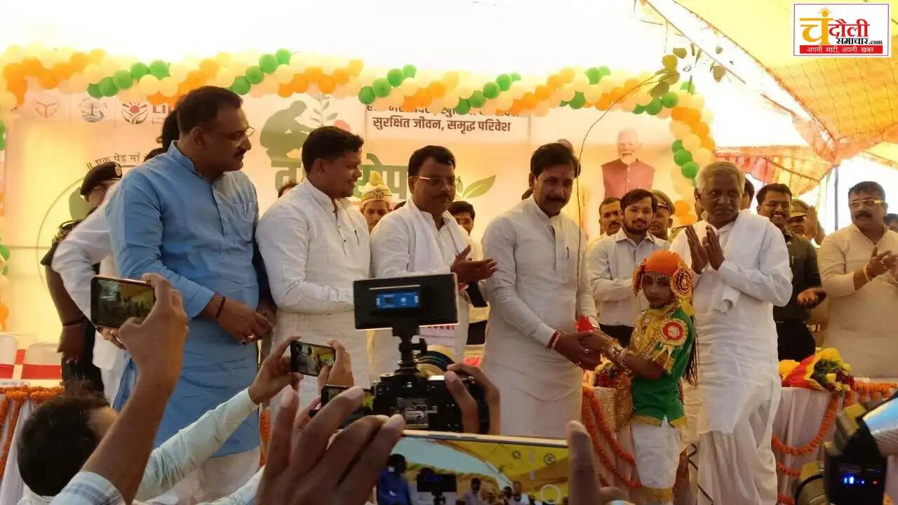 minister-anil-rajbhar-tree-plantation-campaign-news