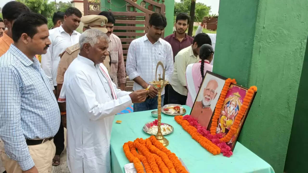 MLA Chakiya Kailash Kharwar