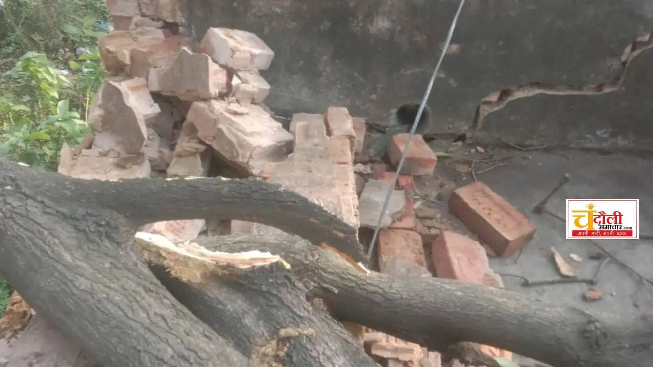 shahabganj-phc-damaged-government-quarters-news