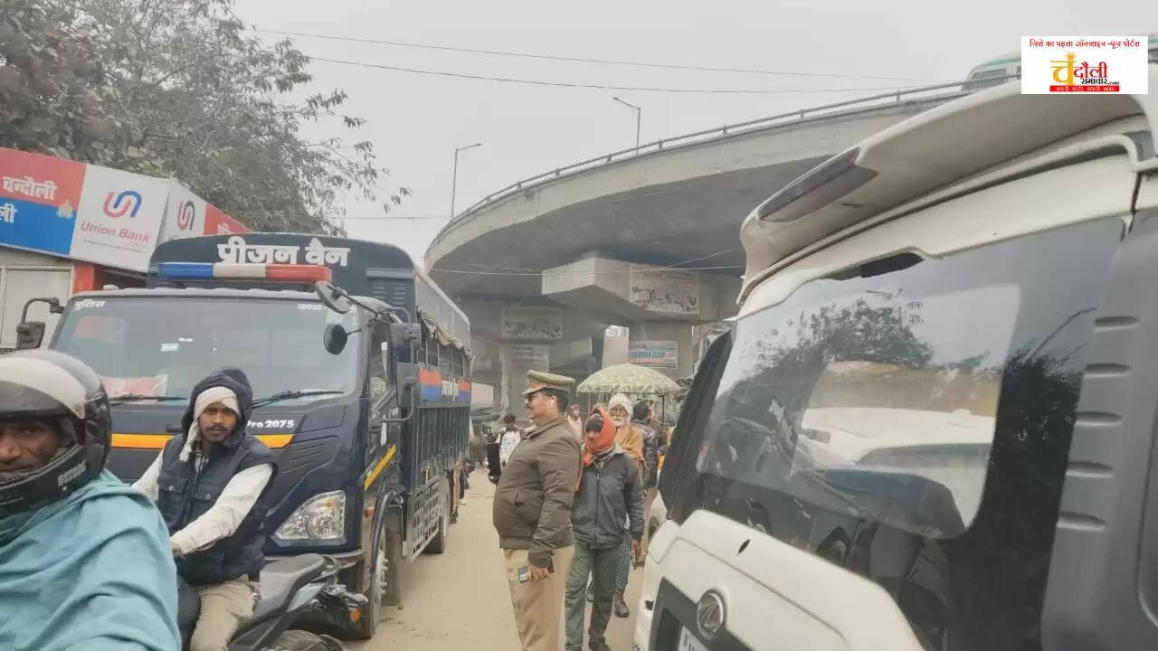 chandauli-congress-protest-sp-office-gherao-heavy-police-deployment