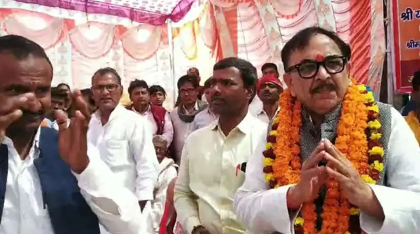 Dr Mahendra Nath Pandey 