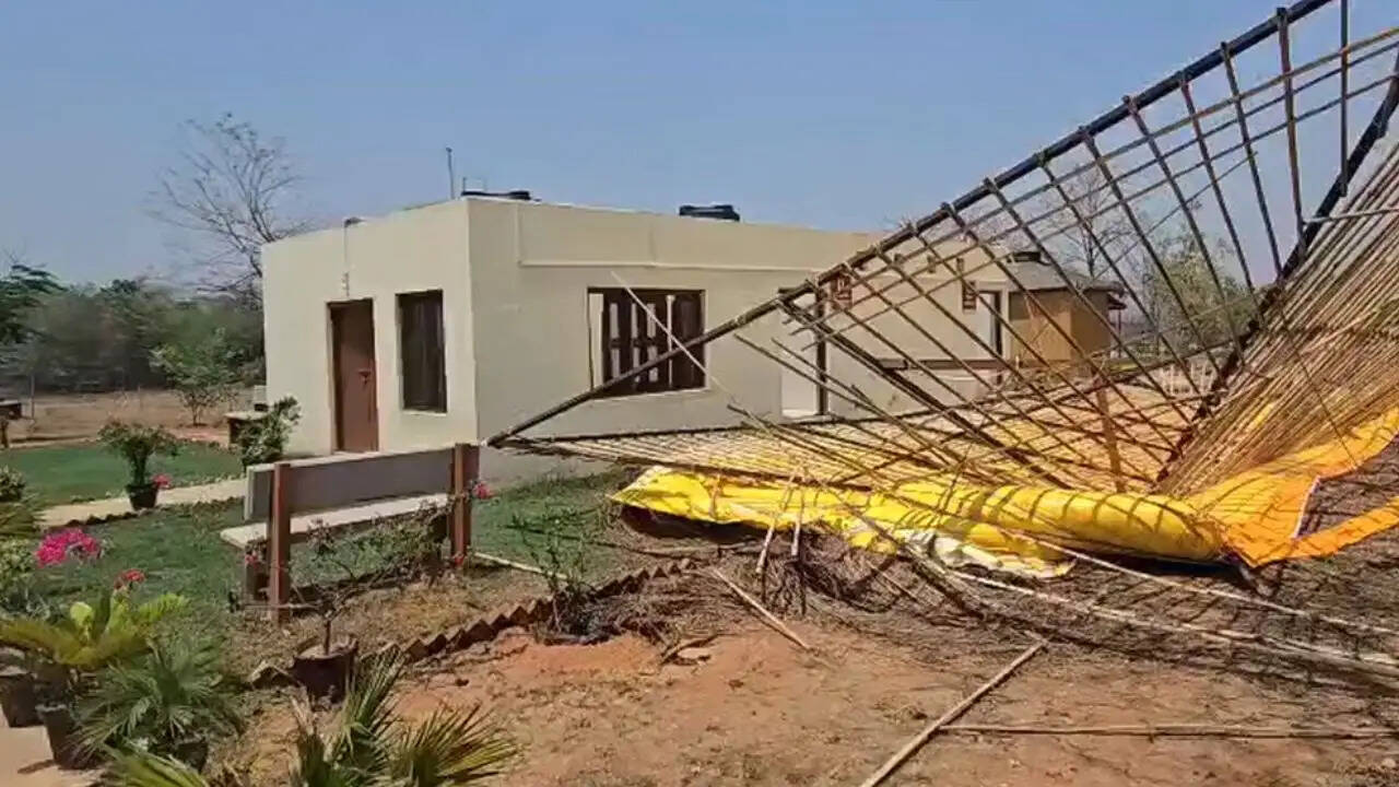 naugharh-aurwatand-chhanpathar-storm-damage