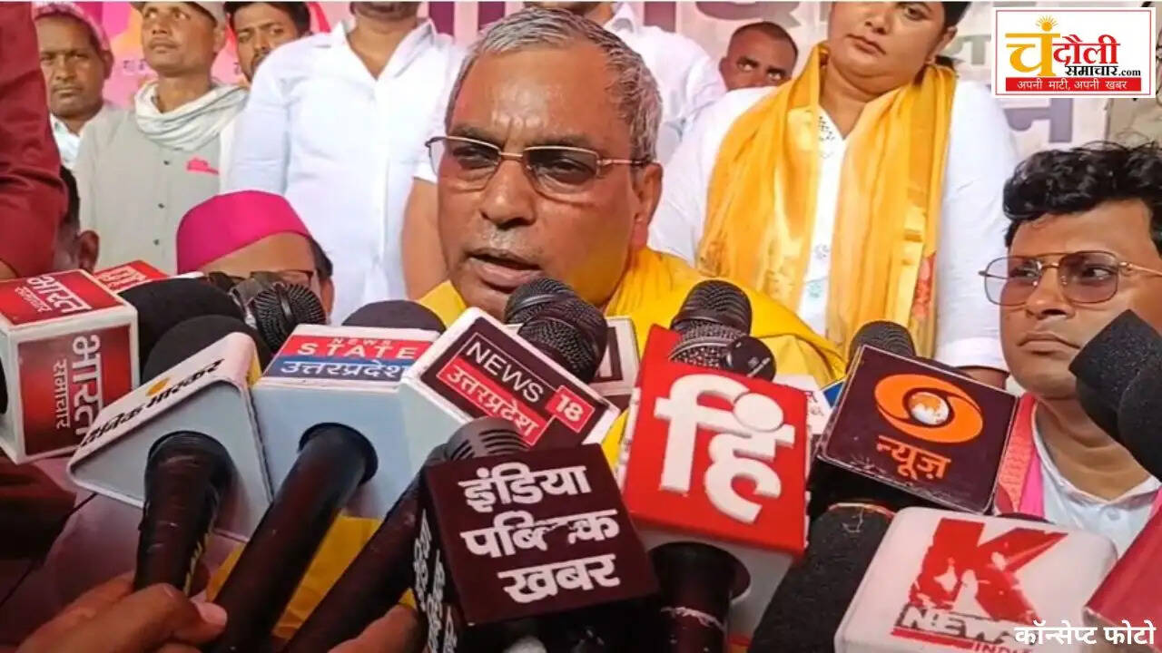 op-rajbhar-attacks-akhilesh-yadav-pda-in-meeting