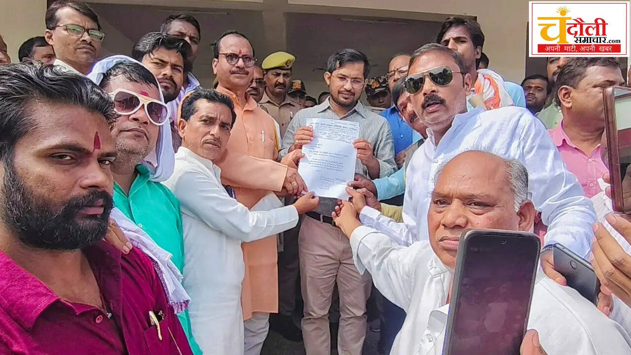 chandauli-traders-protest-new-upi-mdr-tax-submit-memorandum