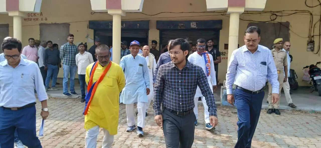 dm and political parties