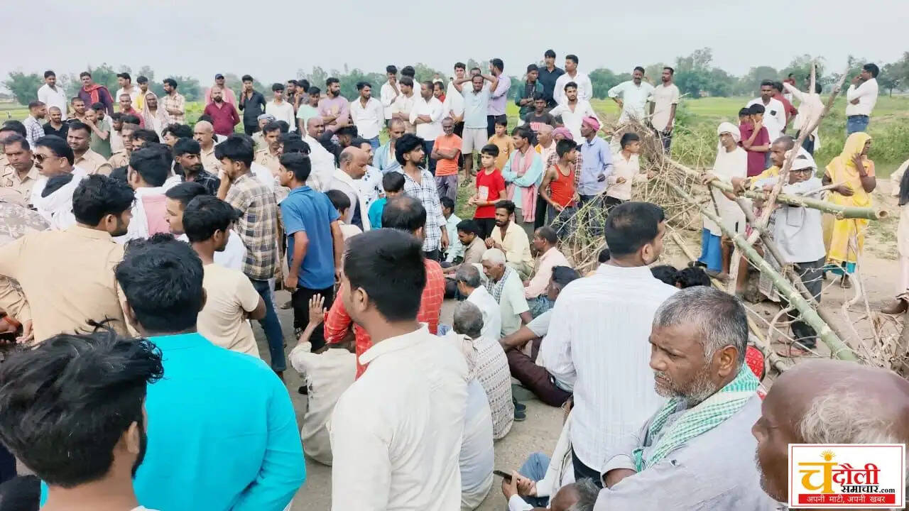 naugarh-land-dispute-protest-robertsganj-road-jam