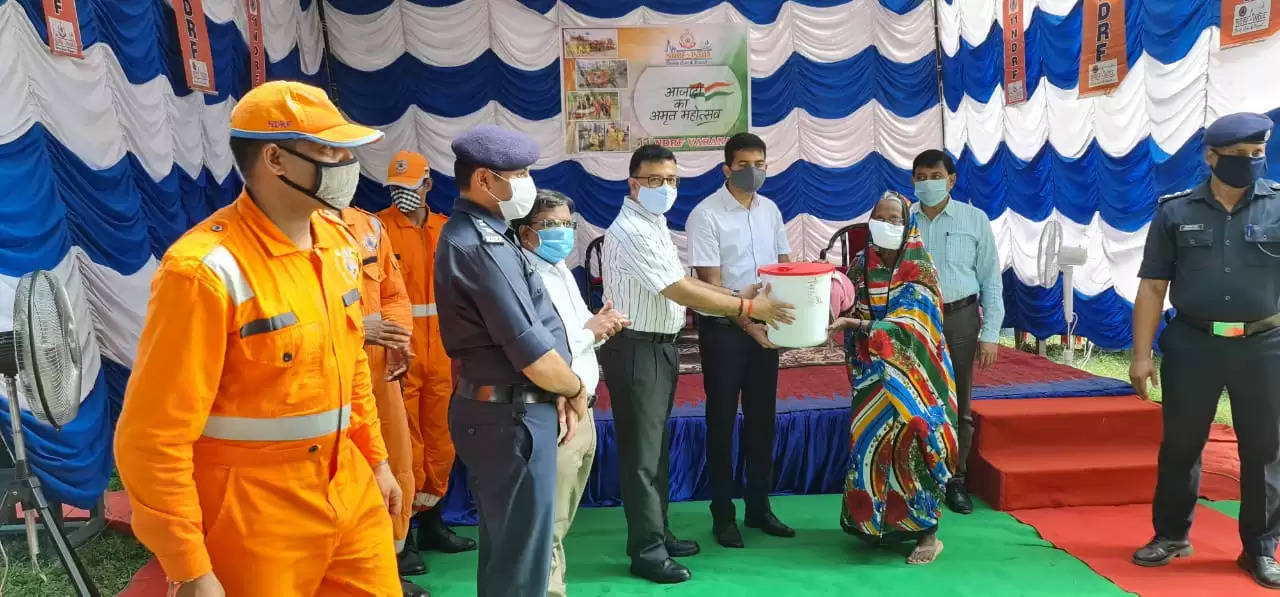 400 Dignity Kit Given by NDRF