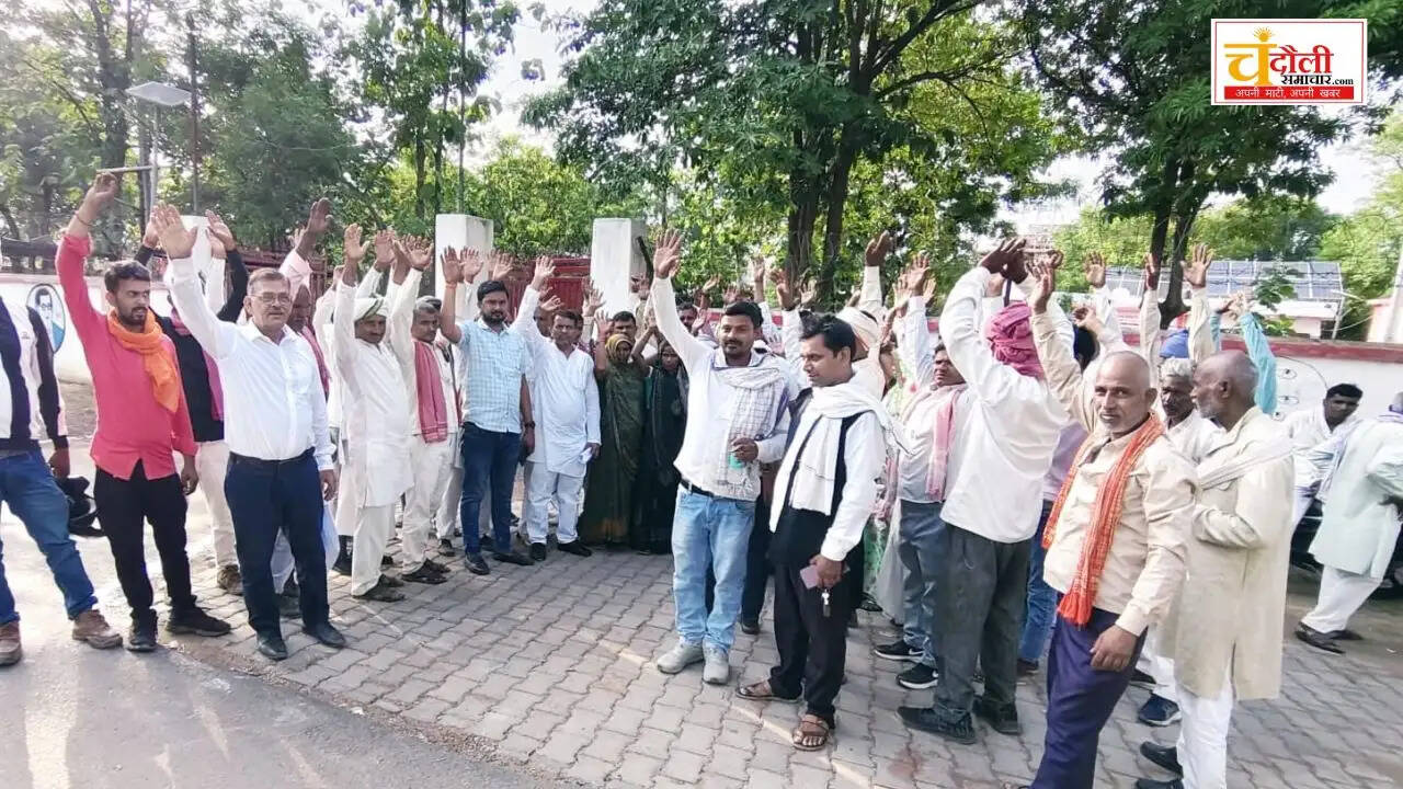 Chakarghatta-police-Naugarh-police-gate-closed-missing-youth