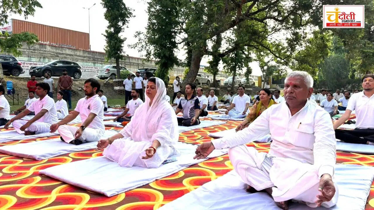 yoga-week-starts-at-krishi-vigyan-kendra-chandauli