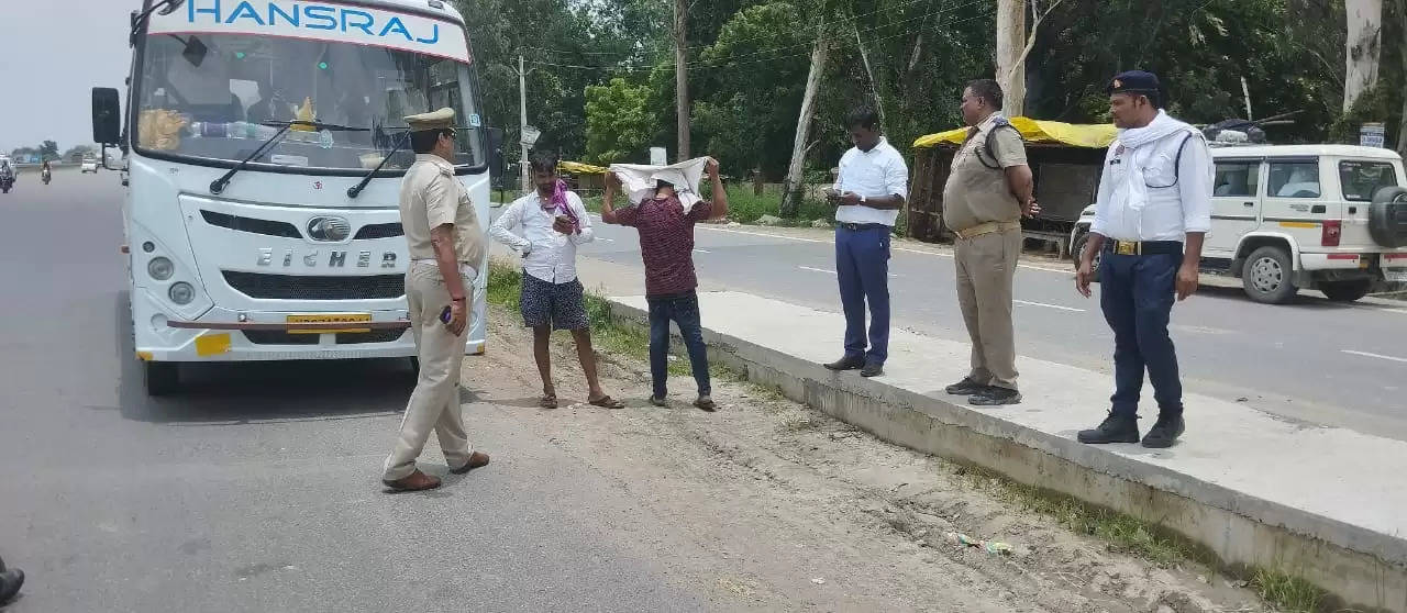 Chandauli Traffic Police Action