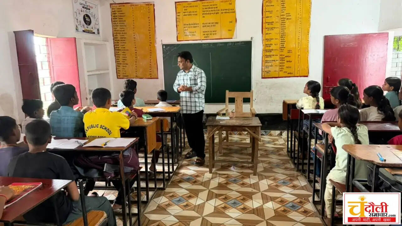 chandauli-hinauli-school-bsa-inspection-4-teachers-salary-stopped