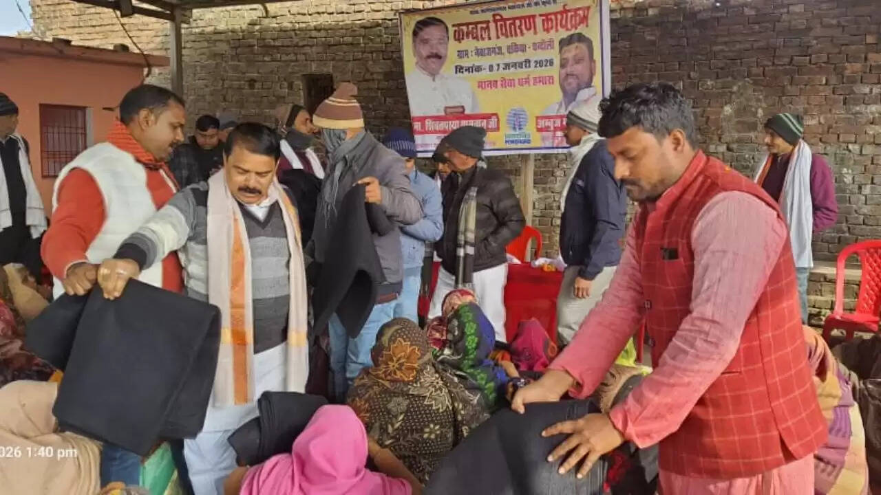 Shivtapasya Paswan Chandauli News, Blanket Distribution in Chakiya, Jan Chaupal Nevajganj Chandauli,