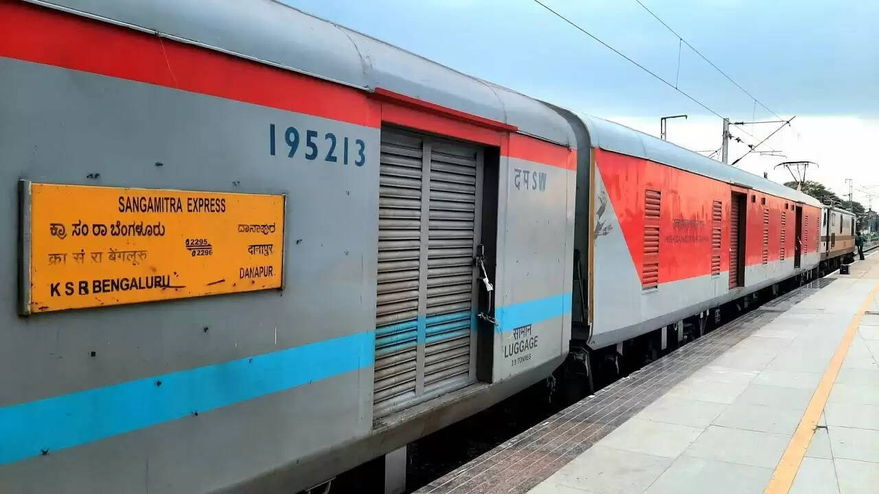Sanghmitra Express