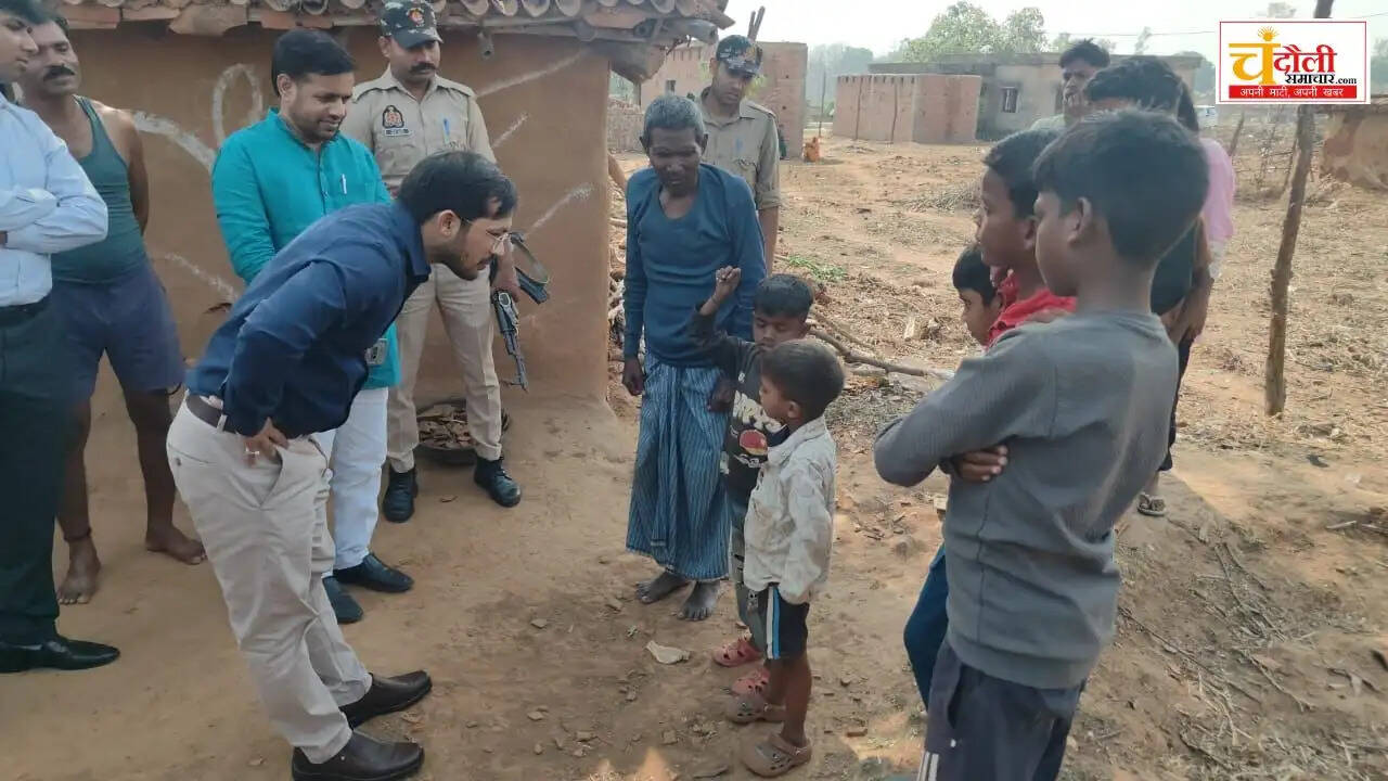 chandauli-dm-visit-naugarh-storm-damage-relief-compensation-news