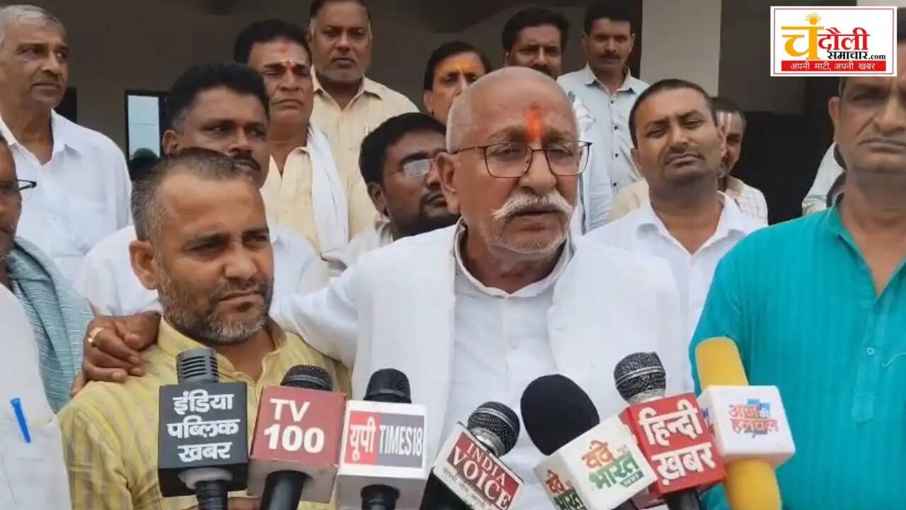 ​chandauli-vittvihin-shikshak-protest-collectorate-honorarium