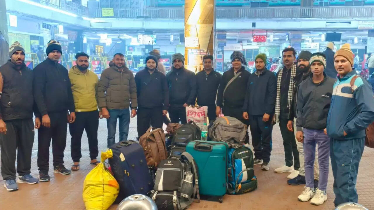 Ajmer Sharif Jatha from Chandauli  Anjuman Sadae Haq Chadarposhi news  Khwaja Garib Nawaz Ajmer Yatra