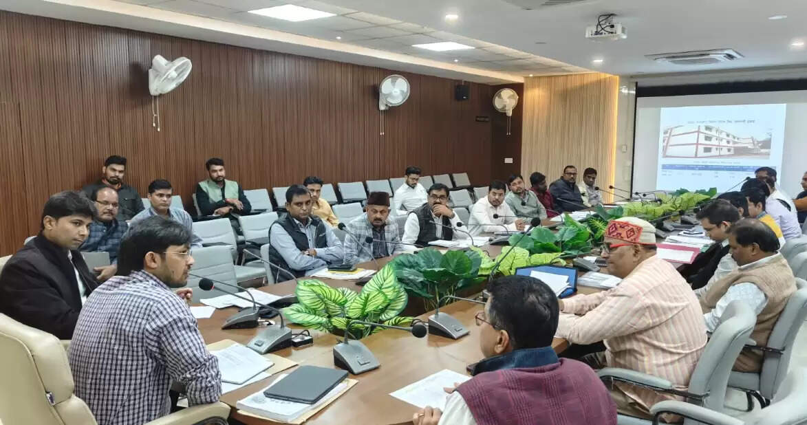 Chandauli Development, Construction Review, Trauma Center